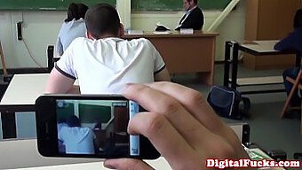 A Gostosa De Peitos Pequenos Taissia Shanti Adora Sexo Oral Na Sala De Aula