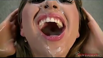 เด็กวัยรุ่น (18+) Princess Riley Reid ให้ Blowjob