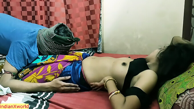 Adolescente Asiática Tem Cfnm Tendo Um Orgasmo Em Vídeo Caseiro