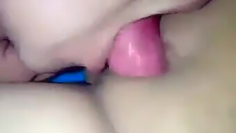 Wanita Dewasa Mengambil Blowjob