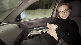 Cute Girlfriend Gives Oral Pleasure In A Car