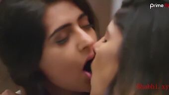 Saksikan Ciuman Lesbian India Terbaik Di Junoon Di Ishq