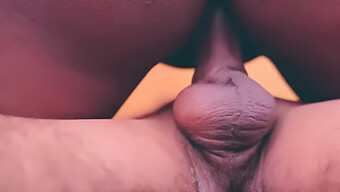 18-Jarige Indiase Meid Met Grote Borsten Krijgt Een Blowjob En Creampie