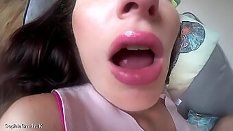 Sophia Smith'S Girlfriend Experience: Teasing With Mouth And Tongue