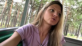 Medrasna Spletna Kamera (18+) - Blondinka Najstnica (18 +) V Neverjetnem Porno Videu