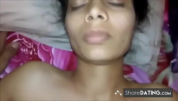 Indische Bhabhi Nimmt Es Hart Von Ihrem Ehemann In Pov-Video