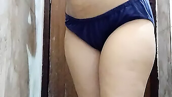 Chica De 18 Años Desi Se Masturba En Este Video Indio