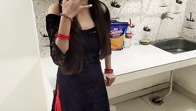 "Cumshot In Kitchen With Indian Girlfriends" - Indian Girlfriends Getting Fucked And Creampied