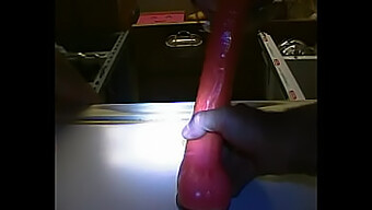 Deepthroating Med Dildo