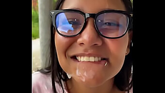 Vídeo Com Uma Colombiana Fofa Dando Prazer Oral Para Seu Vizinho