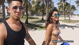 Fantastica Latina Prende Un Cazzo In Bikini Sulla Spiaggia