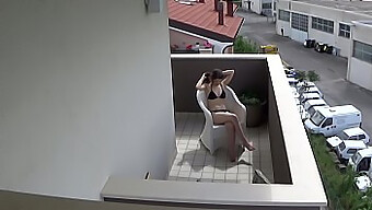 Masturbazione Pov Di Una Teenager Brasiliana Ripresa Dalla Telecamera