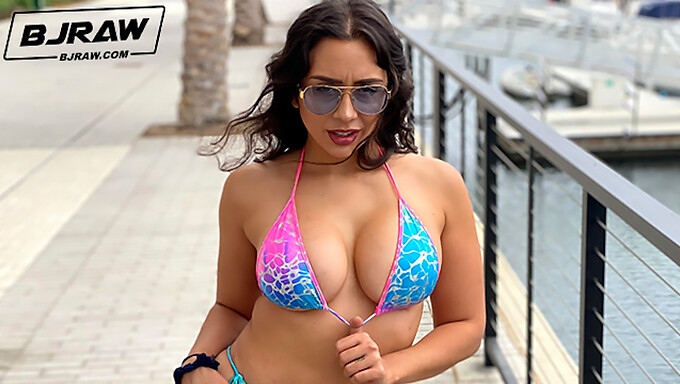 Polna Prsi Milf Lilly Hall Daje Globoko Grlo In Vzame Velik Kurac V Tem Pravem Porno Videu