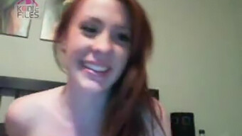 Flashy Redheads On Webcam