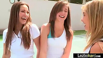 Teen Lesbičky Dani Daniels, Malena Morgan A Lia Lor Si Navzájom Užívajú V Amatérskom Porno Videu