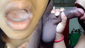 Homemade Video Of A Sri Lankan Girl'S Deepthroat Skills