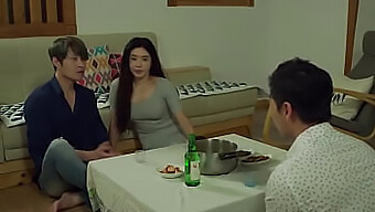 צפו ב-Erotic Invitation Girl 2 ב-Osirixhd