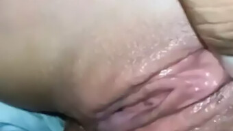 خيال رجل ثنائي الجنس يتحقق عندما يسر زوجته