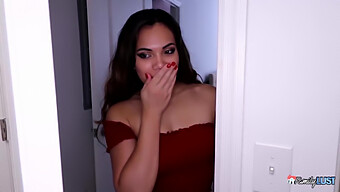 18+ Latina Tiener Ervaart Intens Neuken